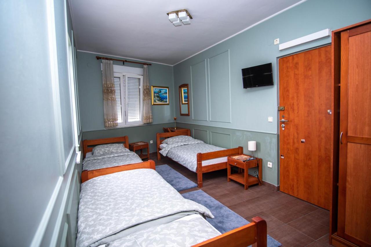 Sobe Amadeus Hotel Sesvete Buitenkant foto